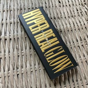 M.A.C: Hyper Real Glow Palette (Highlighter)